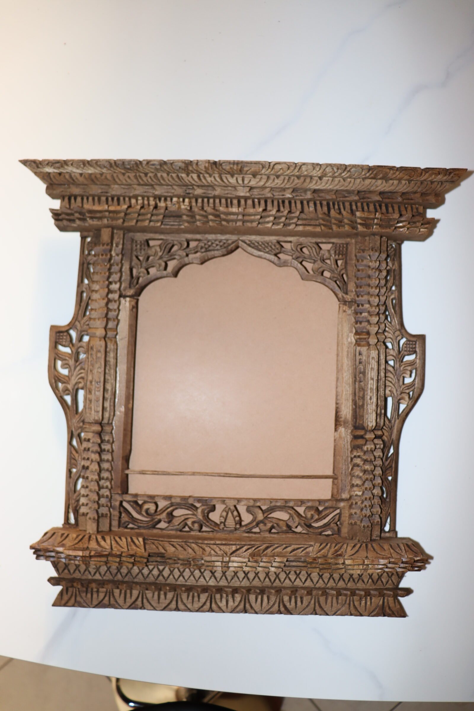 White wood frame(Sahur Kath)